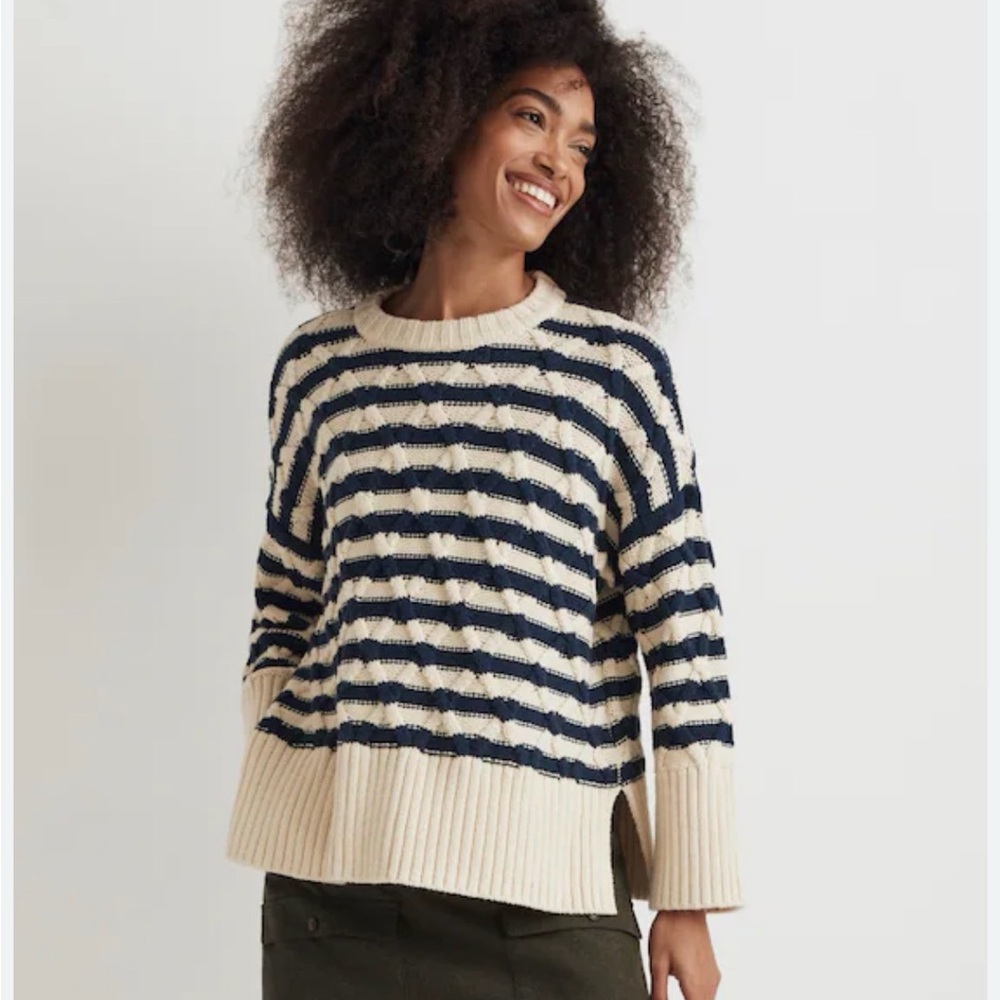 Madewell cable, net oversize Navy and Cream Striped Sweater size M
